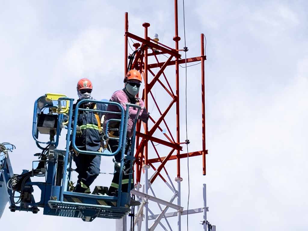 mantenimiento a torre de comunicación